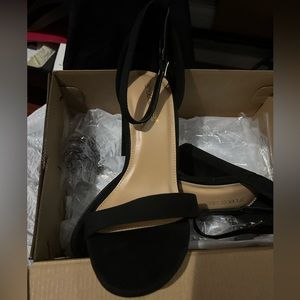 BLACK SUEDE, CHUNKY HEEL. NEVER WORN